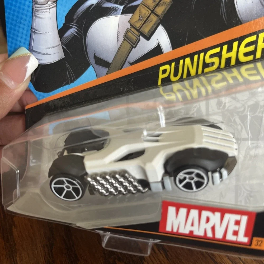 Hot Wheels Marvel Punisher Diecast Car 1:64 White Black 2015